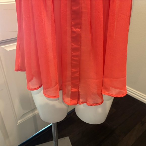 NWT Gianni Bini Coral Sleeveless Blouse with Lace Detail - Picture 3 of 5